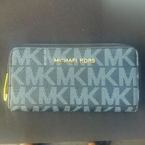 Michael Kors wallet